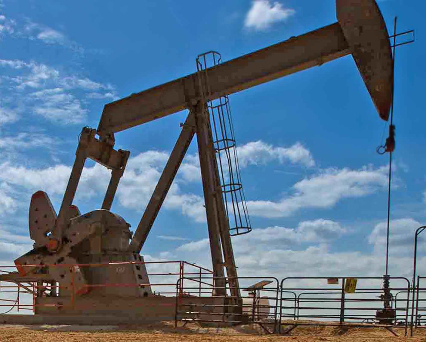 Sucker rod pump beam pumping unit in an oil field